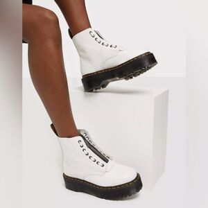 NIB Dr. Martens SINCLAIR MILLED NAPPA LEATHER PLATFORM BOOTS